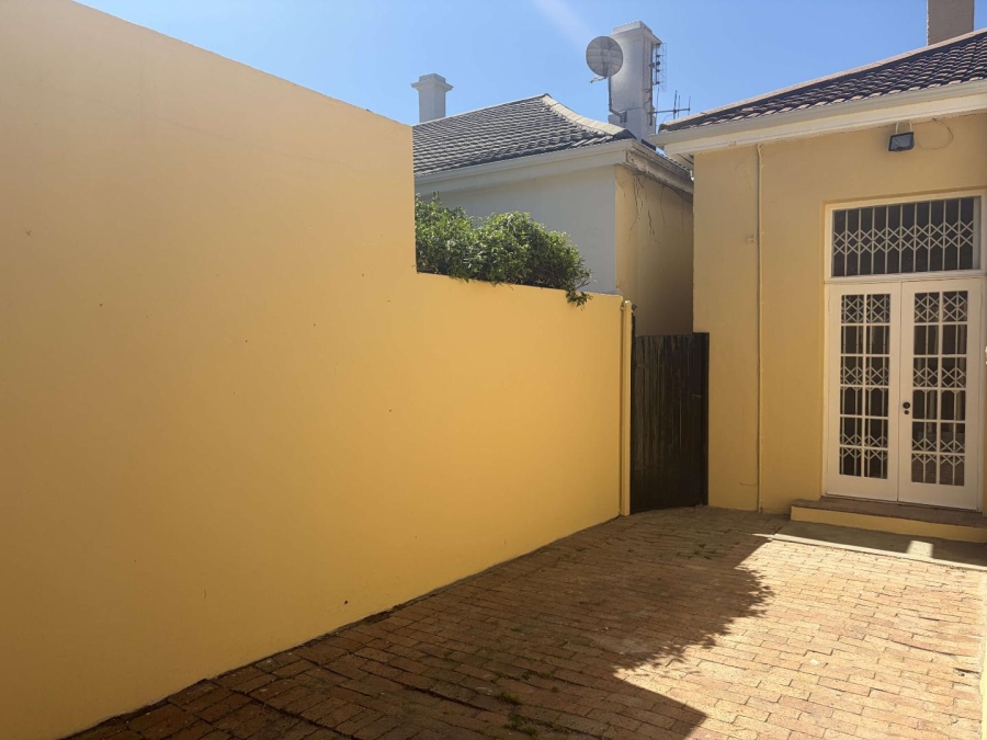 To Let 4 Bedroom Property for Rent in Rondebosch Village Western Cape